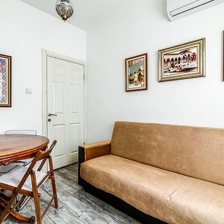 Lovely Flat In Cihangir Near Public Transportation Истанбул Екстериор снимка