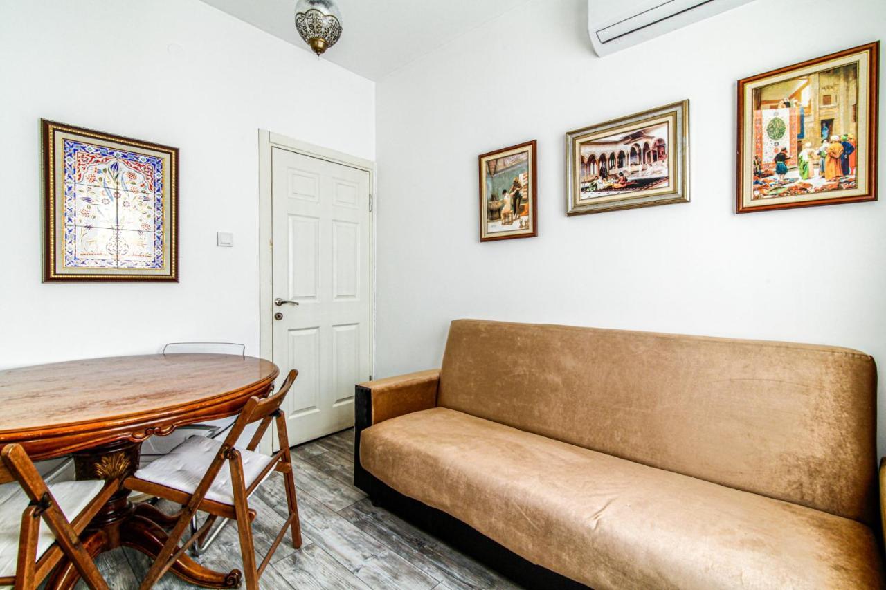 Lovely Flat In Cihangir Near Public Transportation Истанбул Екстериор снимка