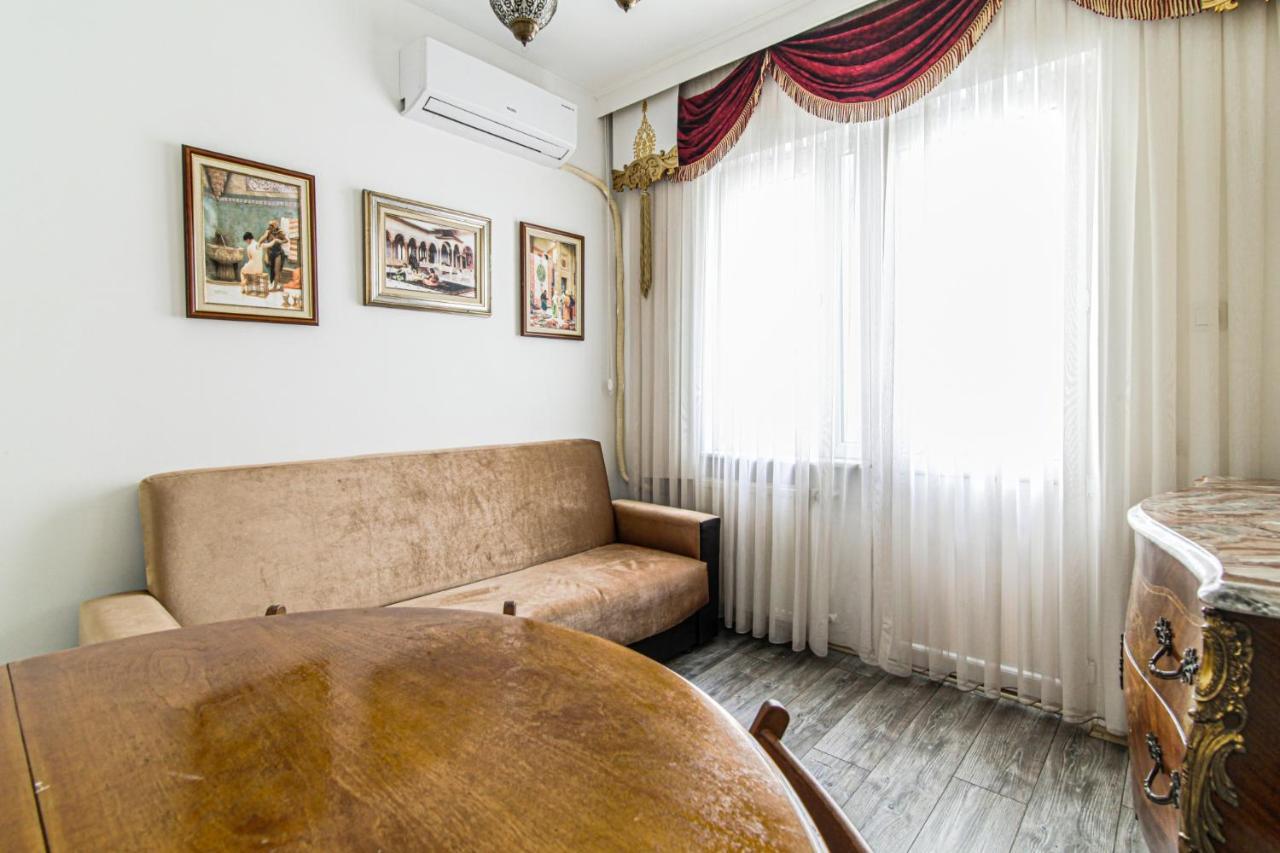 Lovely Flat In Cihangir Near Public Transportation Истанбул Екстериор снимка